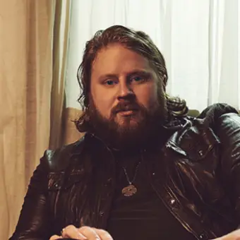 Nate Smith, Rising Country Singer/Songwriter With A Strong Voice, Talks About His Debut Hit “Whiskey On You” And Writing His Songs 1 nate smith 330