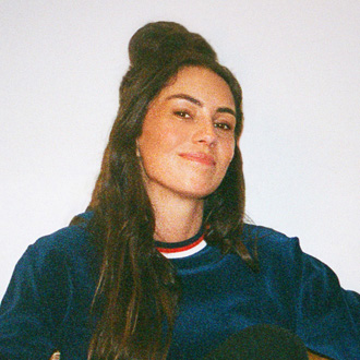 Australian Star Amy Shark Talks About Her New Album <em>Sunday Sadness</em>, Her Single "Beautiful Eyes," And Writing Her Songs 1 Amy Shark